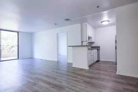 300 W Avenue 37, Los Angeles, CA 90065