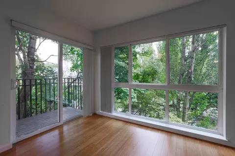 210 NW 20th Ave, Portland, OR 97209
