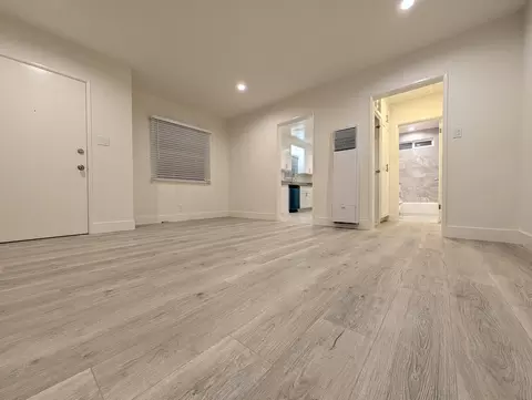 6921 S La Cienega Blvd, Los Angeles, CA 90045