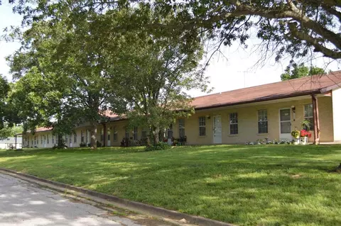 602 Olive St, De Soto, MO 63020