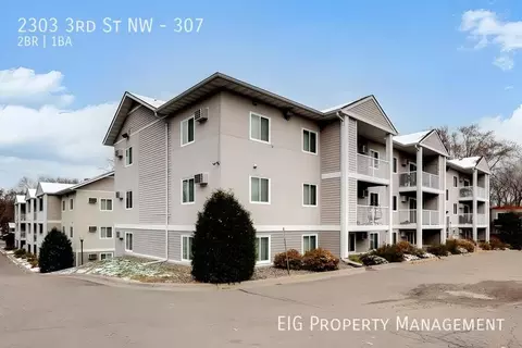 2303 3rd St NW, Arden Hills, MN 55112