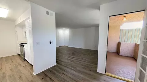 5300 Kester Ave, Sherman Oaks, CA 91411