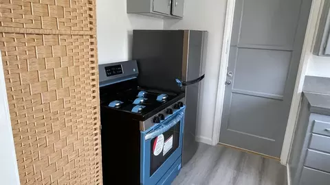 2421 Silver Lake Blvd, Los Angeles, CA 90039