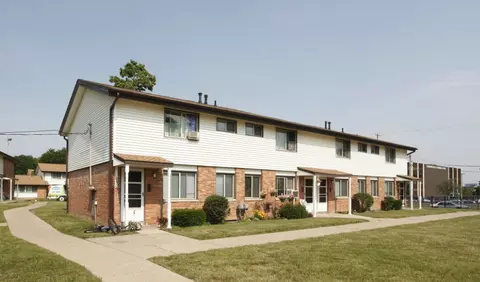79 Warwick Ct, Jackson, MI 49203