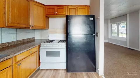 104 8th St NE, Massillon, OH 44646