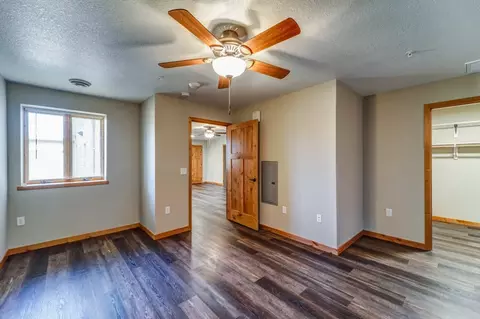216 Sunset Pl, Neillsville, WI 54456