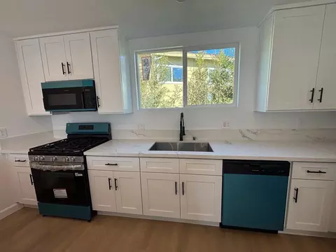 2280 S Barrington Ave, Los Angeles, CA 90064