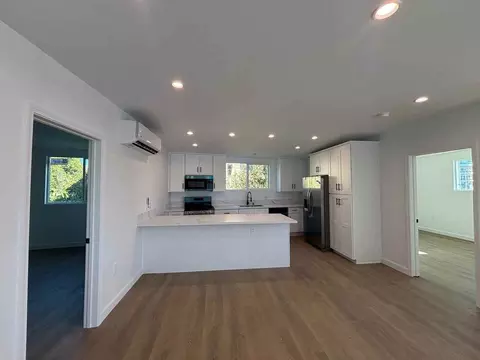2280 S Barrington Ave, Los Angeles, CA 90064