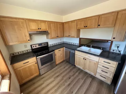 700 NW 12th St, Mcminnville, OR 97128