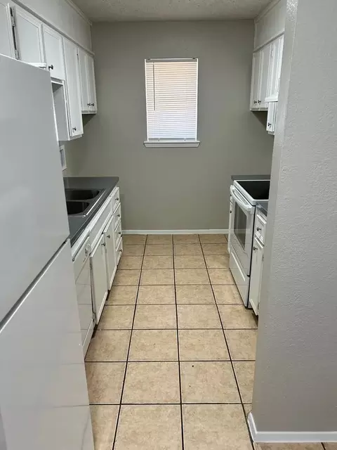 5202 Kenosha Ave, Lubbock, TX 79413 photo 2
