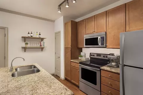 9001 Amberglen Blvd, Austin, TX 78729