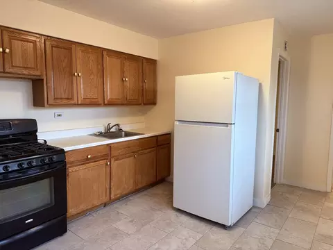 8907 S Cottage Grove Ave, Chicago, IL 60619