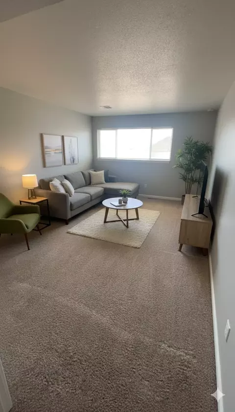 519 W 27th St S, Wichita, KS 67217