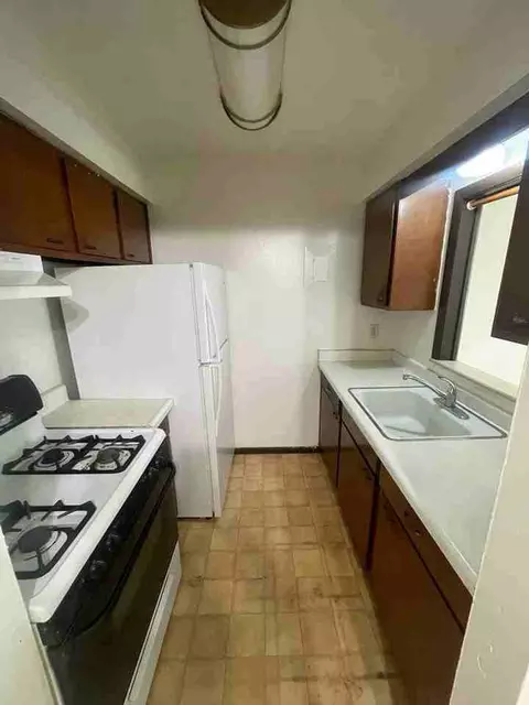 765 Russell Rd, Waterloo, IA 50701