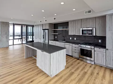 555 President St, Baltimore, MD 21202 photo 3