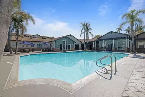 1500 Tulipan Cir, Oxnard, CA 93030 photo 2