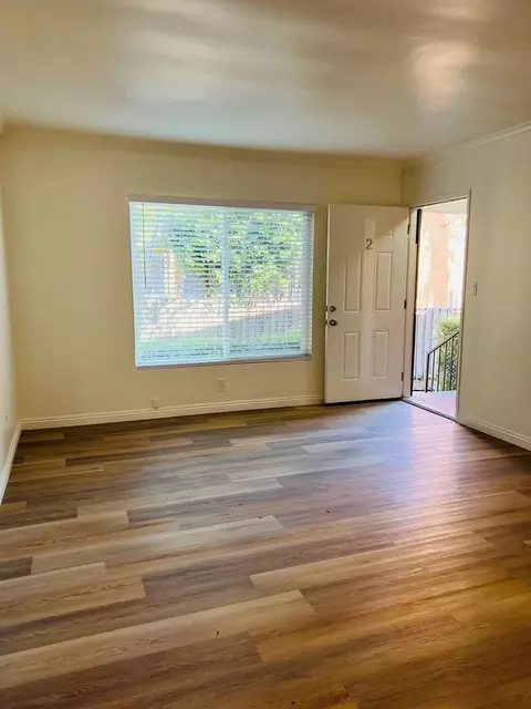 4040 Palmwood Dr, Los Angeles, CA 90008