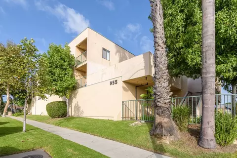 955 E Hyde Park Blvd, Inglewood, CA 90302 photo 3