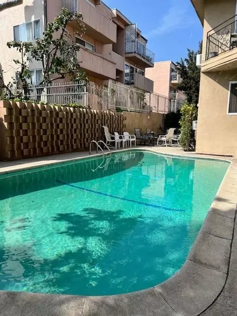 1541 N Formosa Ave, Los Angeles, CA 90046