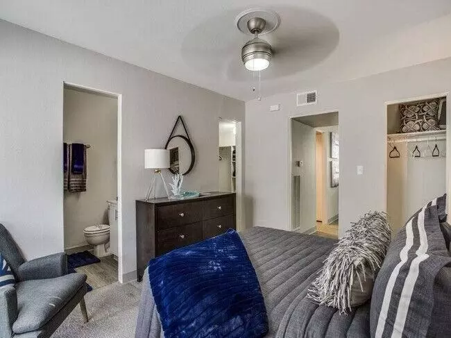  2815 Greenridge Dr, Houston, TX 77057 photo 7