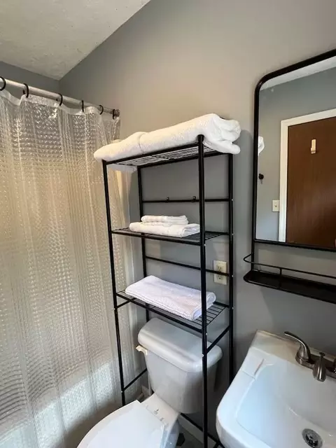401 W Clear Creek Dr, Bloomington, IN 47403 photo 12