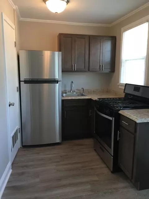 710 Lone Oak Rd, Paducah, KY 42003