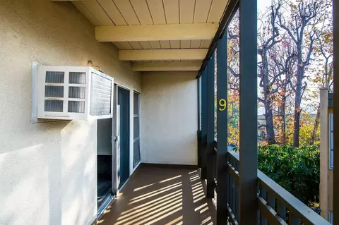3131 Montrose Ave, Glendale, CA 91214 photo 17