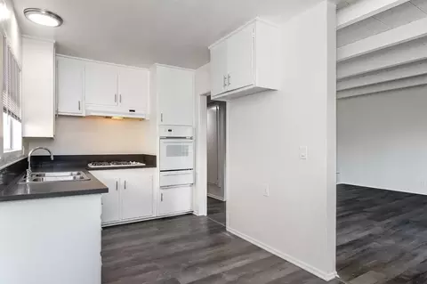 3131 Montrose Ave, Glendale, CA 91214 photo 6