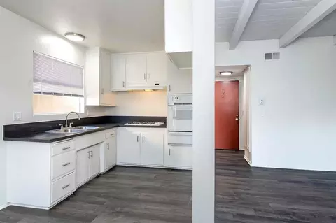 3131 Montrose Ave, Glendale, CA 91214 photo 5