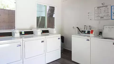 3131 Montrose Ave, Glendale, CA 91214 photo 2