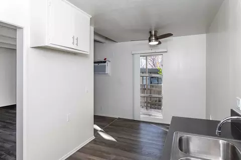3131 Montrose Ave, Glendale, CA 91214 photo 8