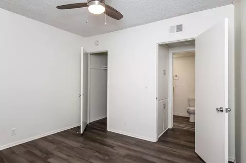 3131 Montrose Ave, Glendale, CA 91214 photo 12
