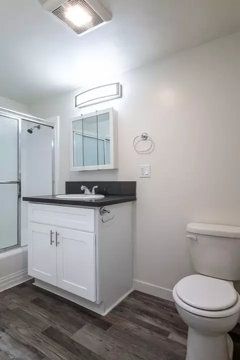3131 Montrose Ave, Glendale, CA 91214 photo 13