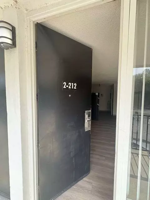 1057 Broward Rd, Jacksonville, FL 32218