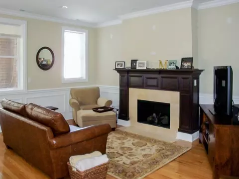 2847 N Southport Ave, Chicago, IL 60657