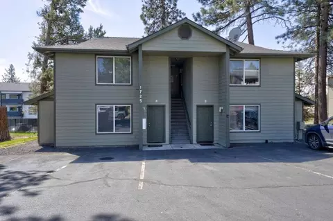 1725 SW Forest Ridge Ave, Bend, OR 97702