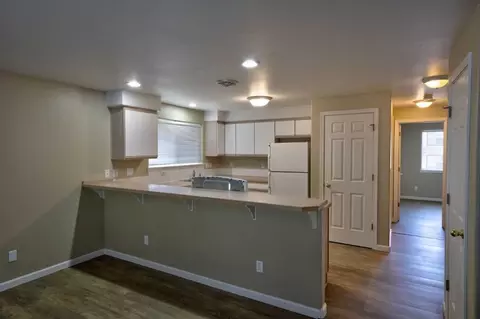 1725 SW Forest Ridge Ave, Bend, OR 97702 photo 2