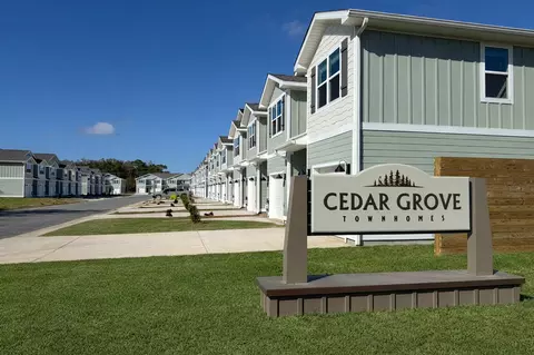 7104 Cedar Grove Way, Ferry Pass, FL 32504