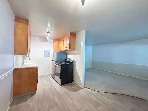 5484 Carlson Dr, Sacramento, CA 95819