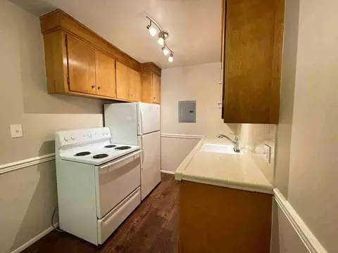 5484 Carlson Dr, Sacramento, CA 95819