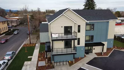 535 SW 7th St, Corvallis, OR 97333