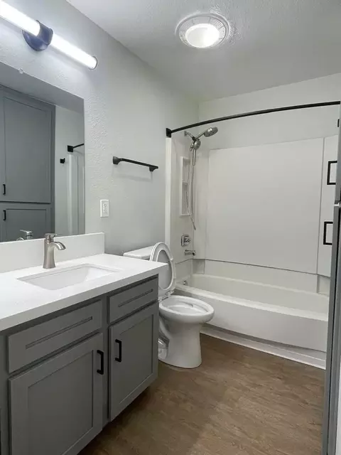 8200 Kroll Way, Bakersfield, CA 93311 photo 2