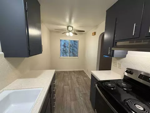 2715 D St, Sacramento, CA 95816