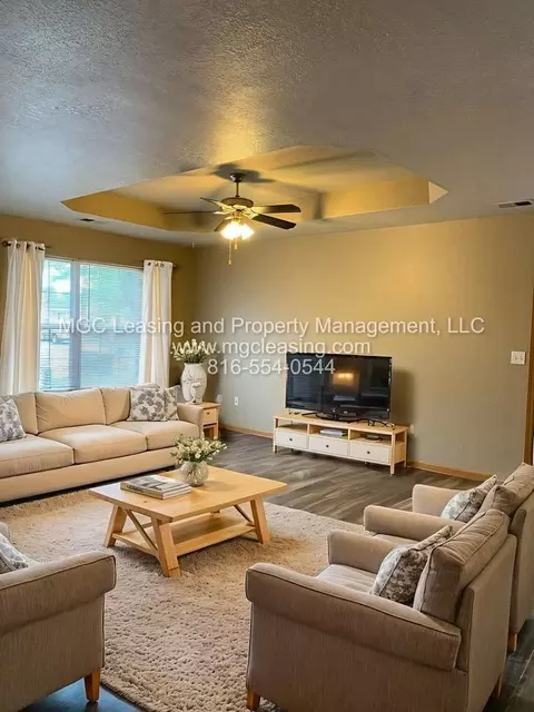 914 SW Sandy Ln, Grain Valley, MO 64029