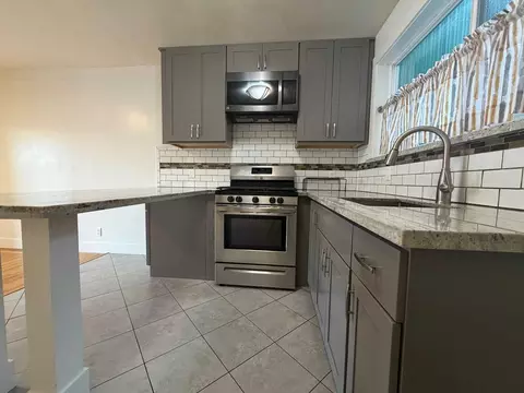 5211 Mission St, San Francisco, CA 94112
