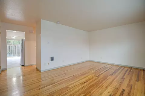2016 SE 122nd Ave, Portland, OR 97233
