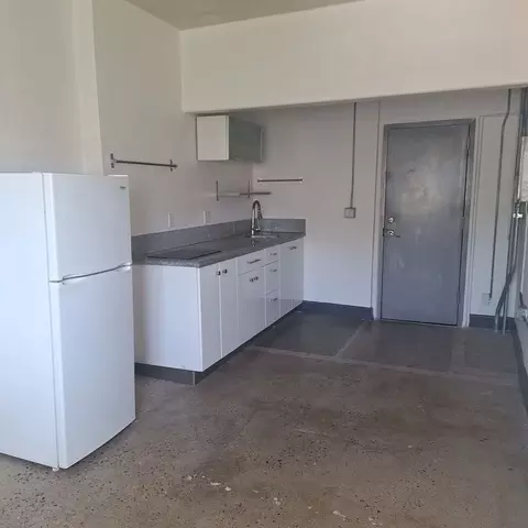 1947 N Cahuenga Blvd, Los Angeles, CA 90068