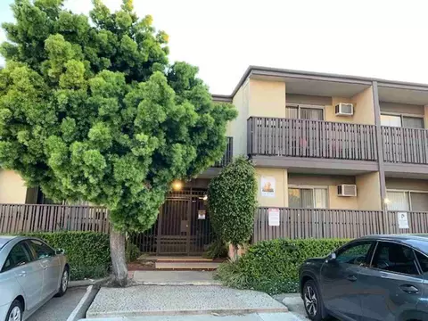 861 Bringham Ave, Los Angeles, CA 90049