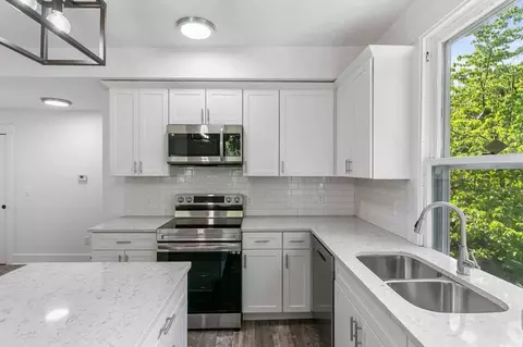 302 Stuart Ave, Kalamazoo, MI 49007