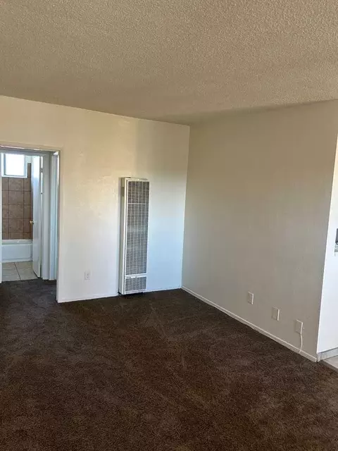 11134 S New Hampshire Ave, Westmont, CA 90044
